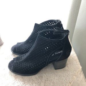 Dirty Laundry Black Cutout Peep Toe Booties 7.5